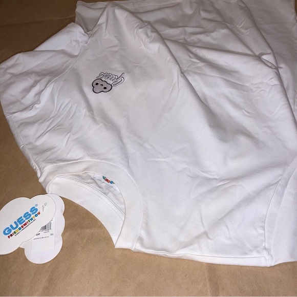 Guess t-shirt - Picture 8 of 9